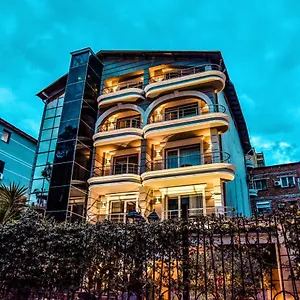 Broadway Отель